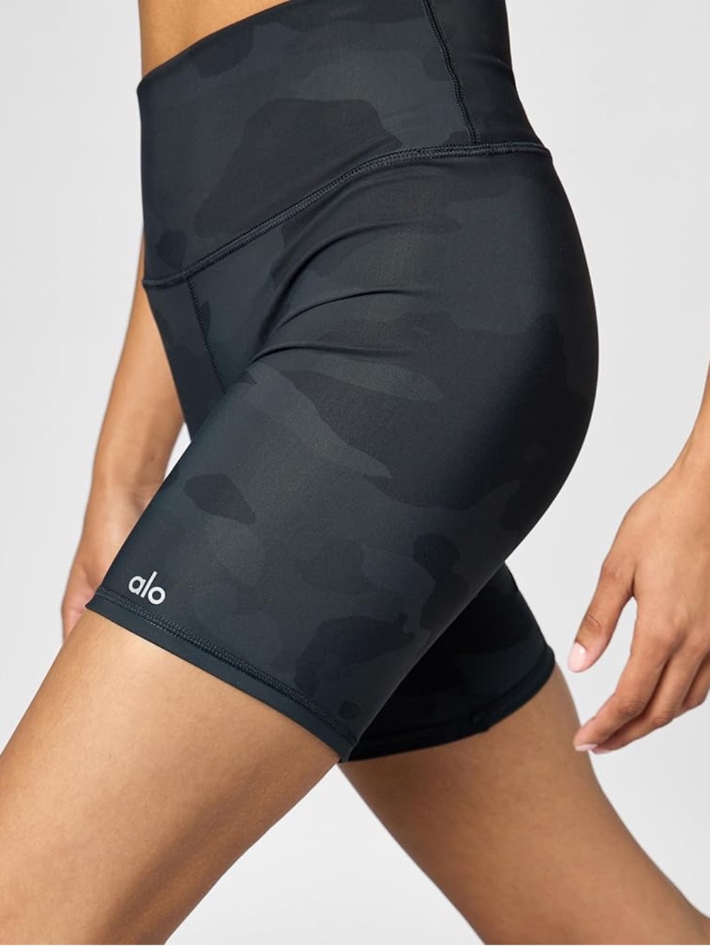 Alo Yoga Women's High Waist Vapor Short Black Camouflage Size XXS